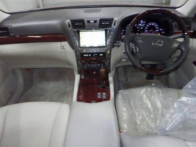 LEXUS LS460