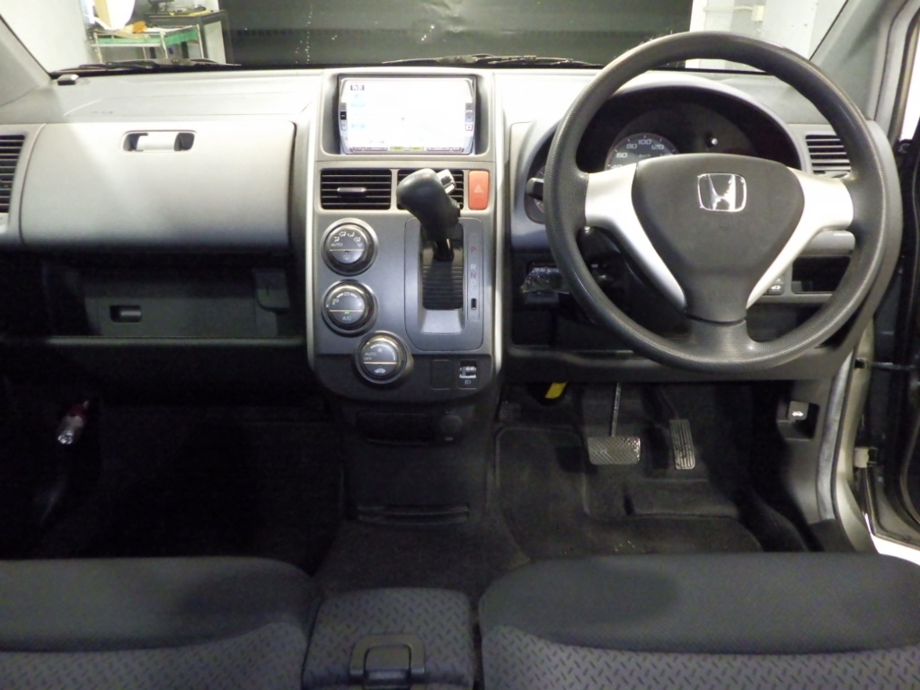 HONDA MOBILIO SPIKE
