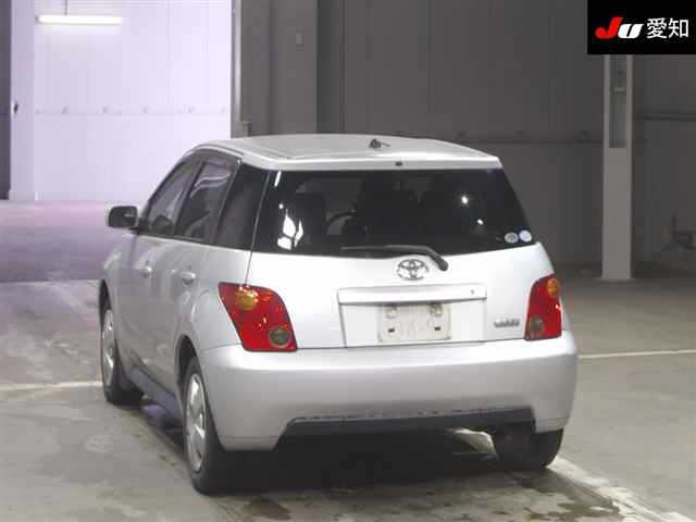 TOYOTA IST