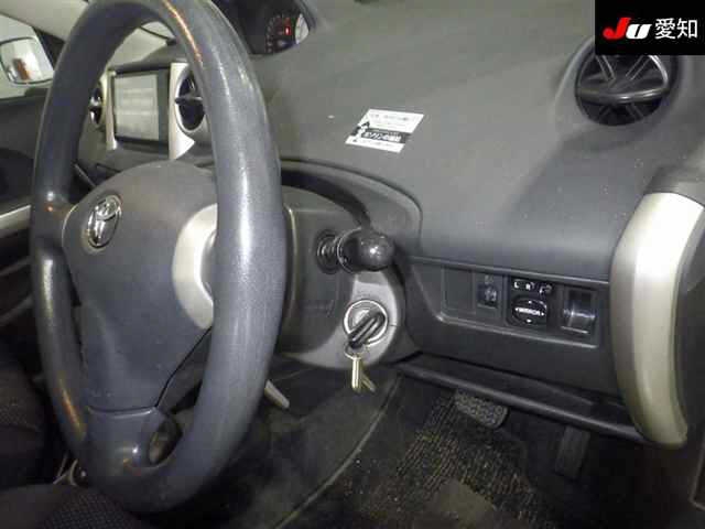 TOYOTA IST