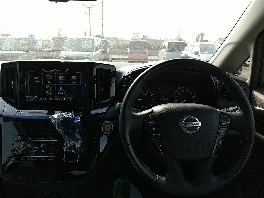 NISSAN ELGRAND