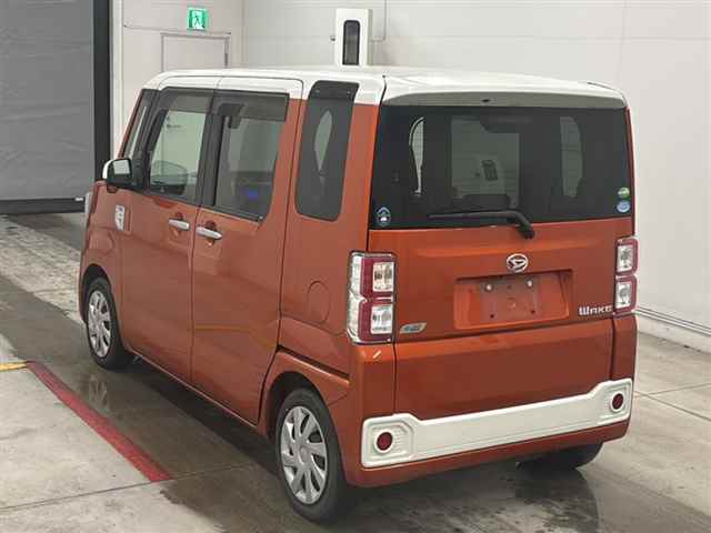DAIHATSU WAKE