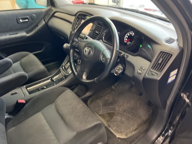 TOYOTA KLUGER V
