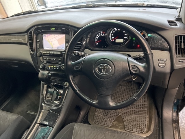 TOYOTA KLUGER V