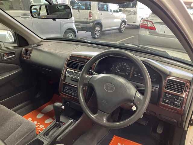TOYOTA CARINA