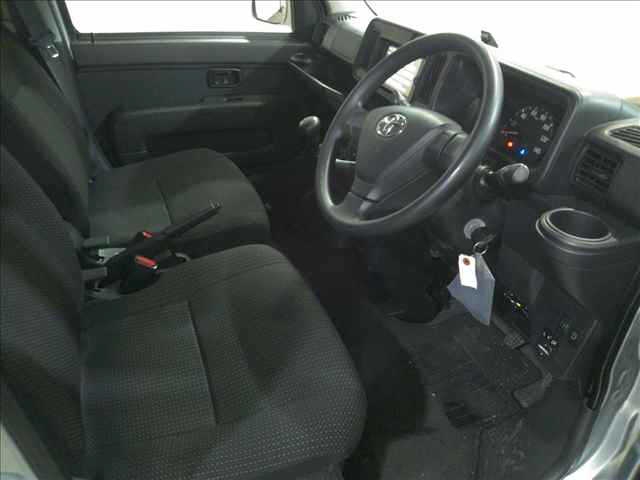TOYOTA PIXIS VAN