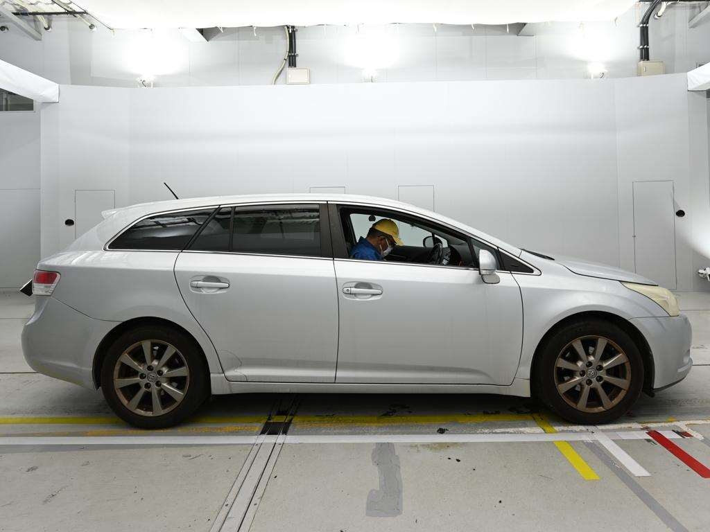 TOYOTA AVENSIS