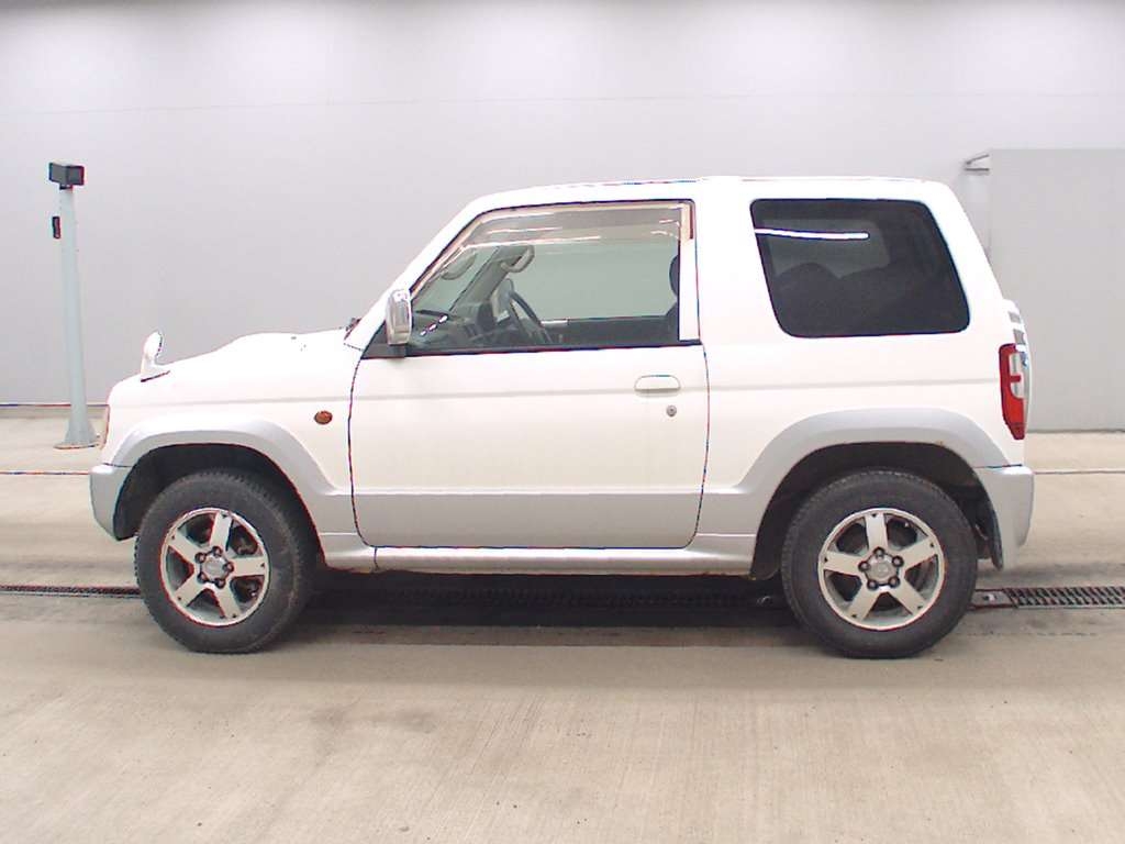 MITSUBISHI PAJERO MINI