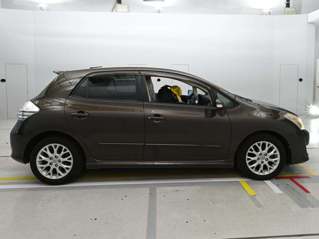 TOYOTA BLADE