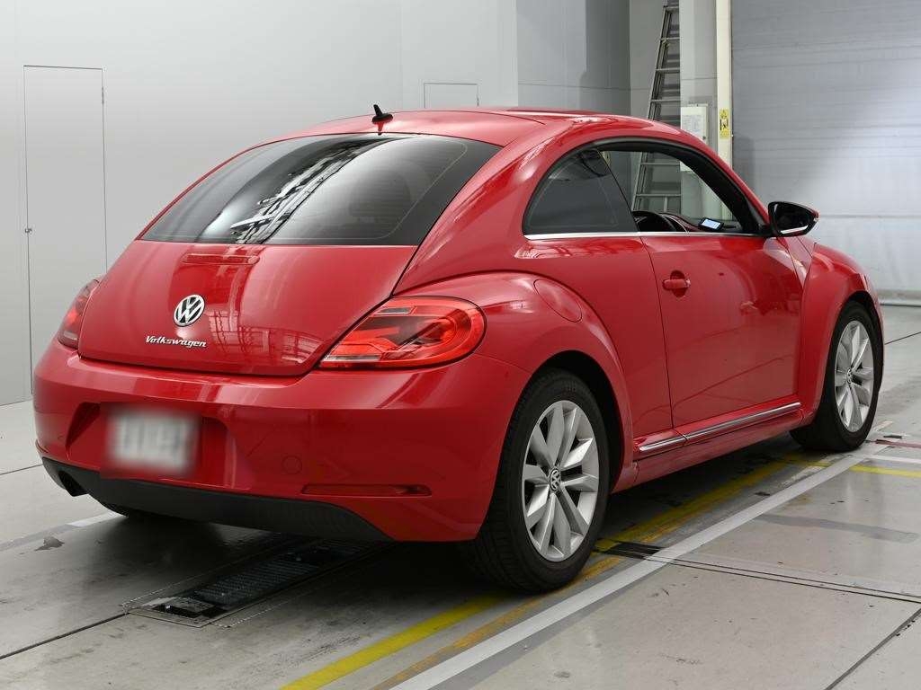VOLKSWAGEN BEETLE