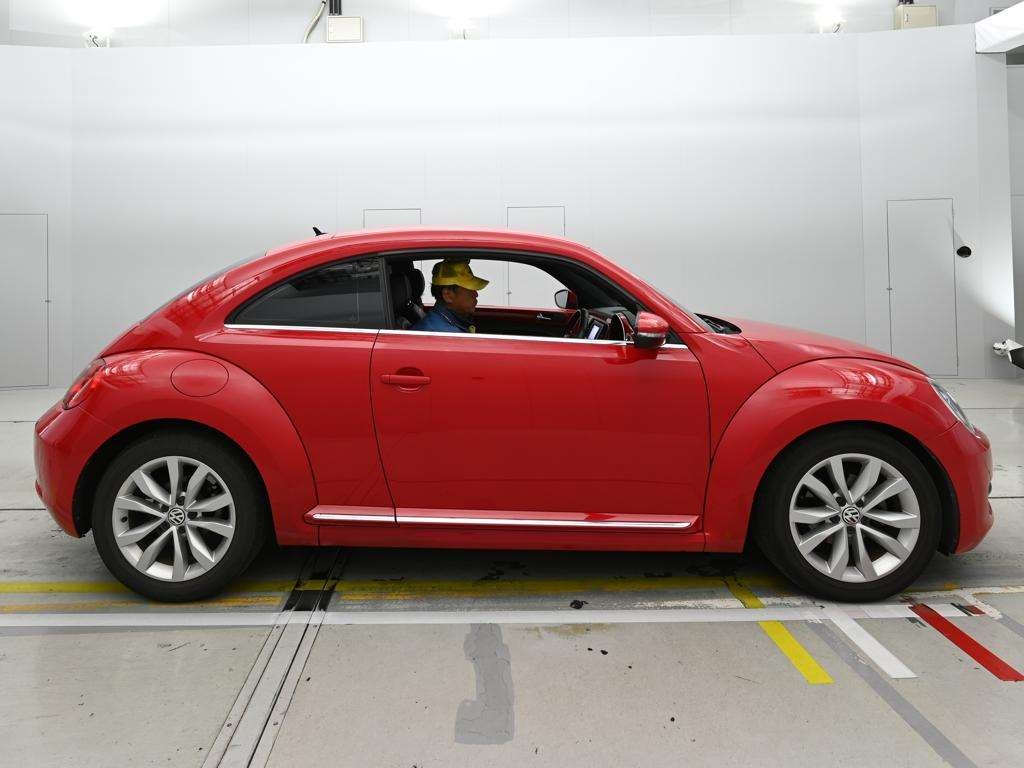 VOLKSWAGEN BEETLE