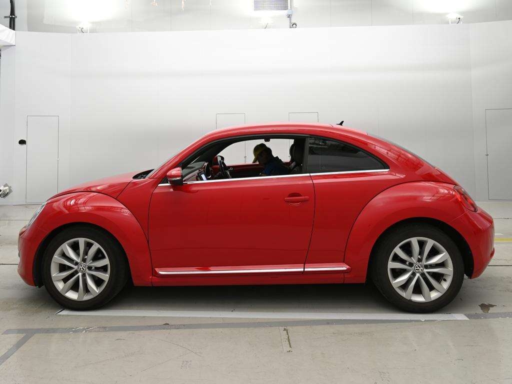 VOLKSWAGEN BEETLE