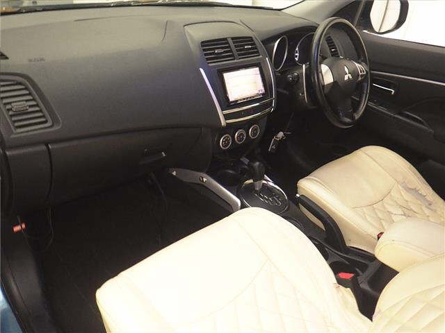 MITSUBISHI RVR