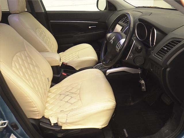 MITSUBISHI RVR