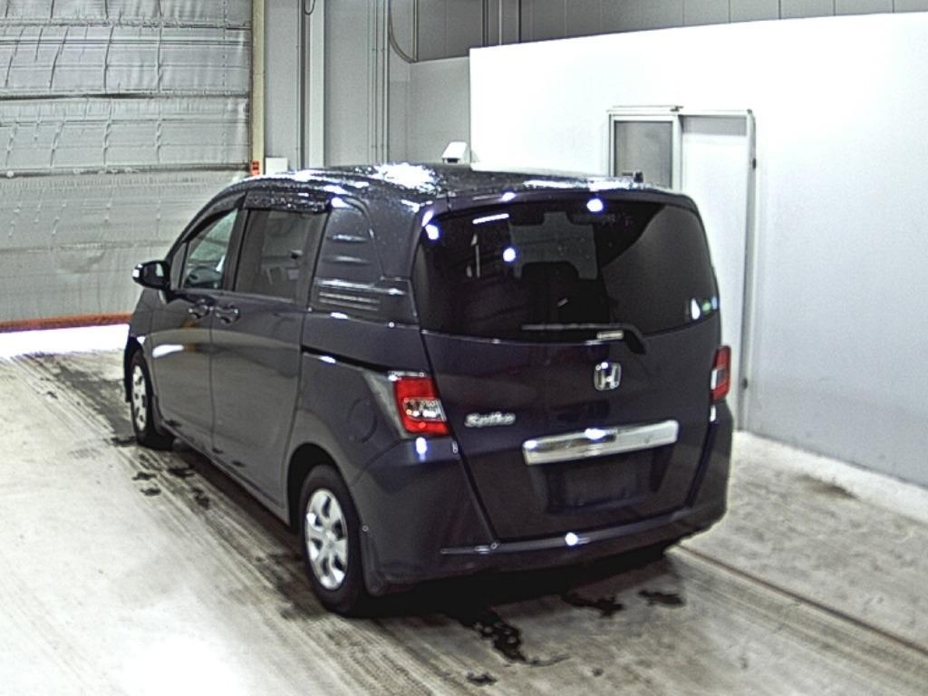HONDA FREED SPIKE