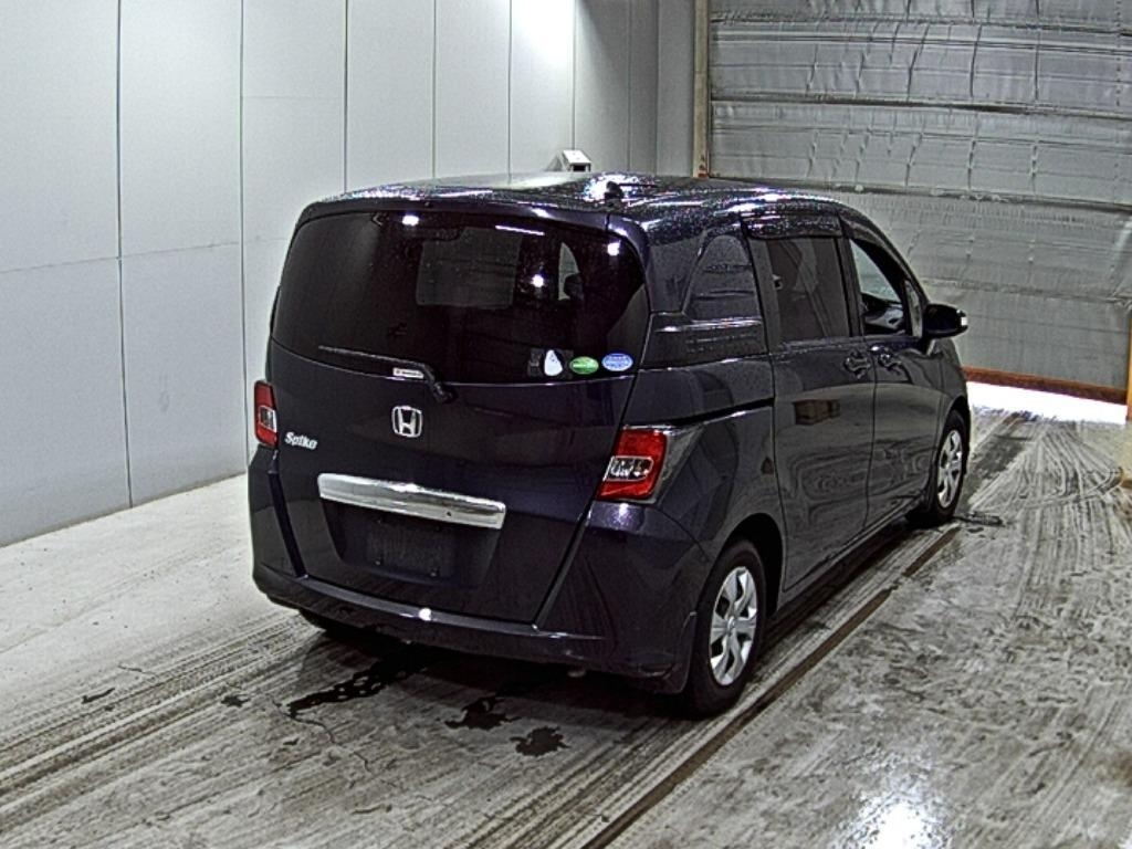 HONDA FREED SPIKE