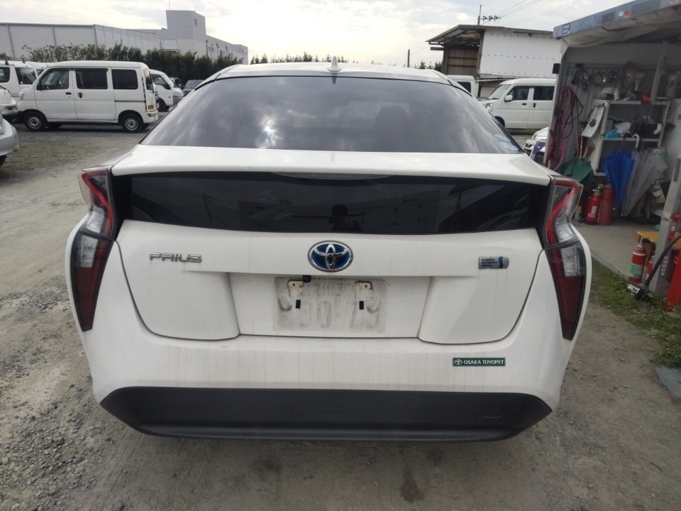 TOYOTA PRIUS