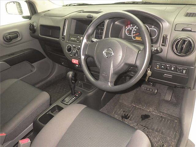 NISSAN AD