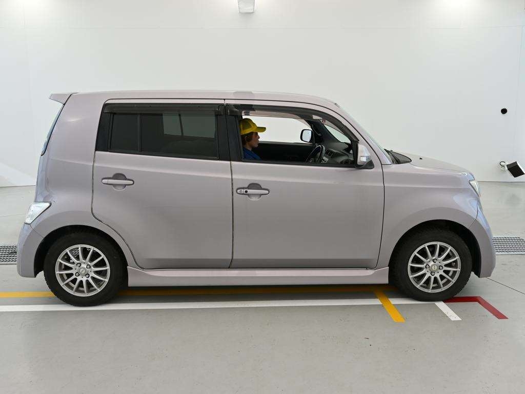 TOYOTA BB
