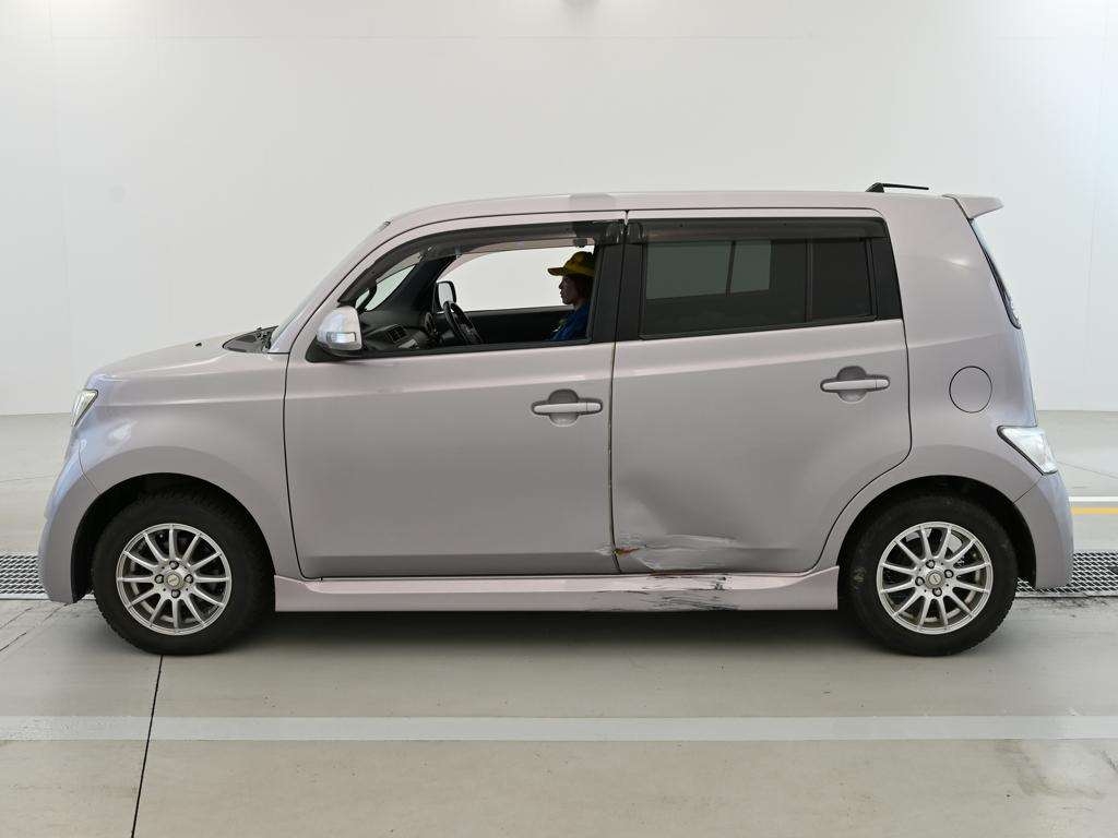 TOYOTA BB