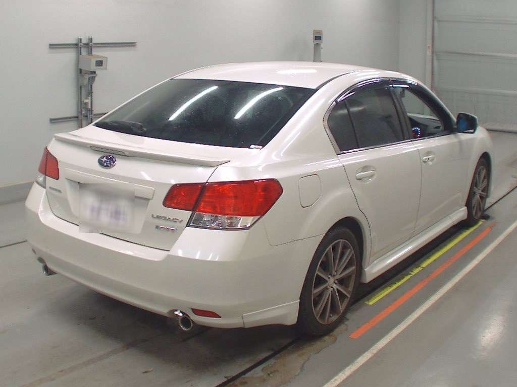 SUBARU LEGACY B4
