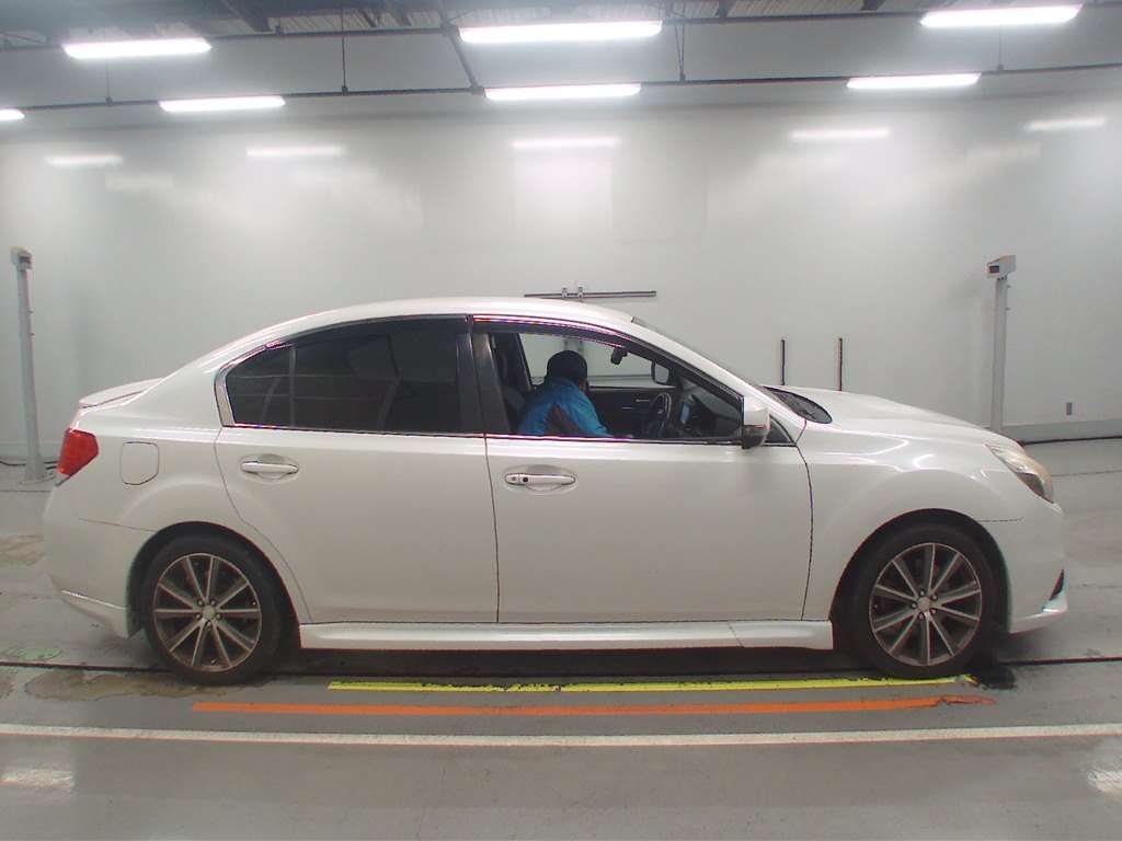 SUBARU LEGACY B4