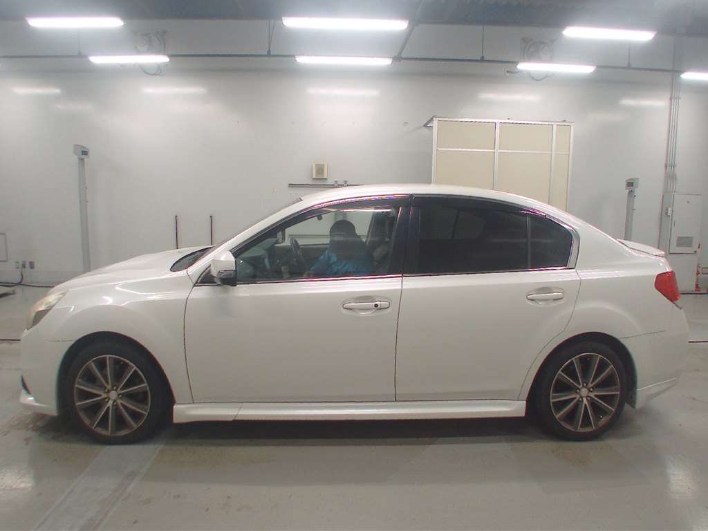 SUBARU LEGACY B4
