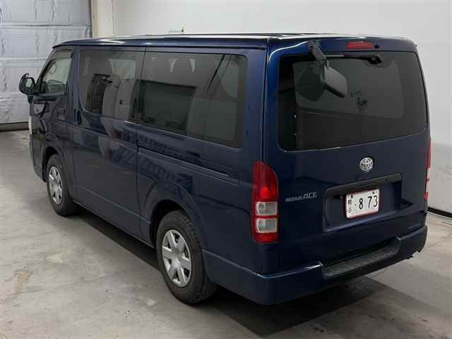 TOYOTA REGIUS ACE