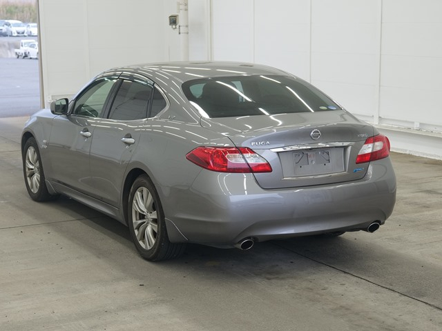 NISSAN FUGA