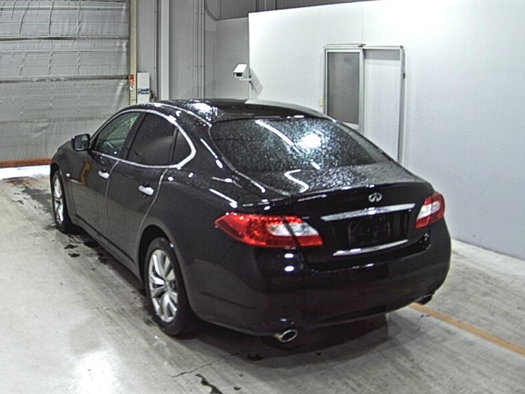 NISSAN FUGA