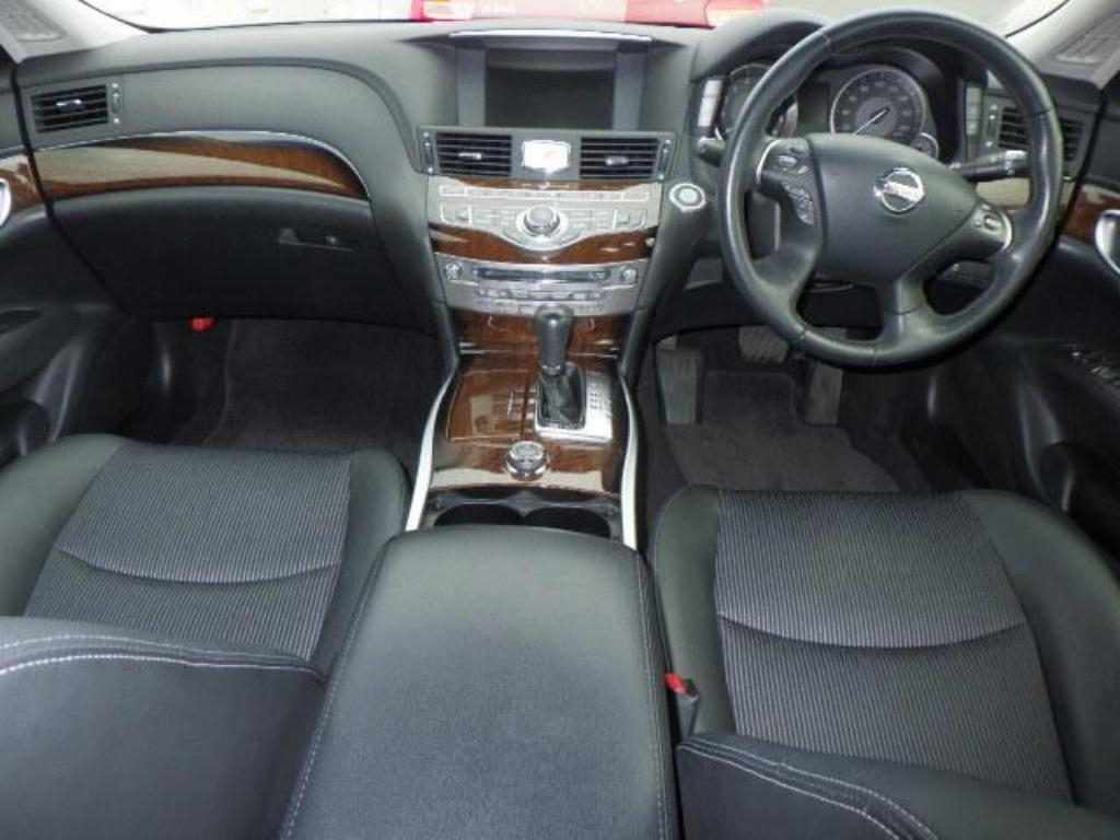 NISSAN FUGA