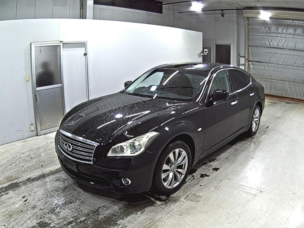 NISSAN FUGA