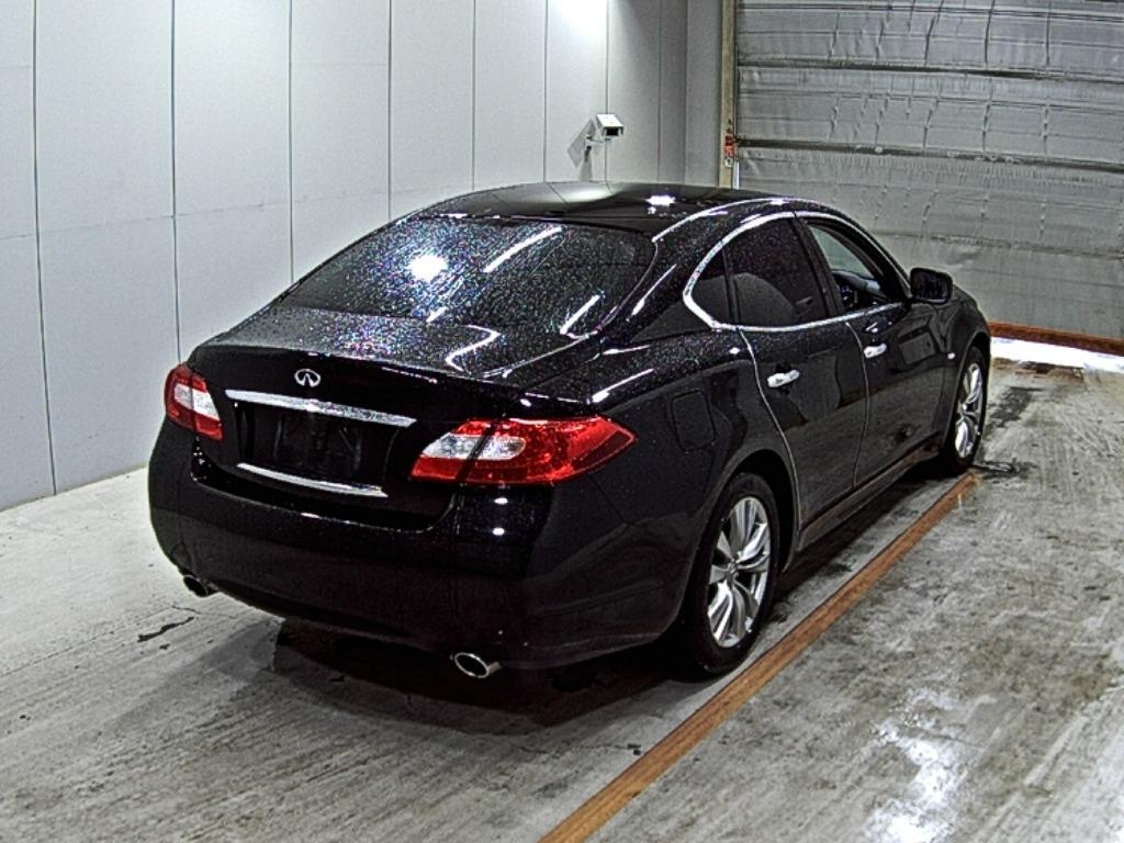 NISSAN FUGA