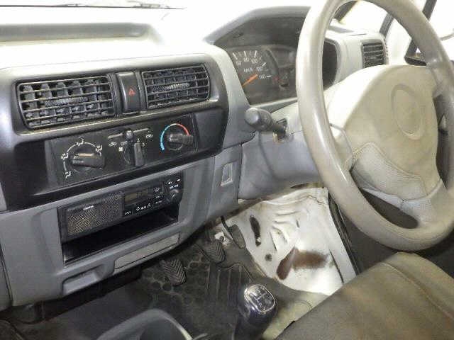 NISSAN CLIPPER