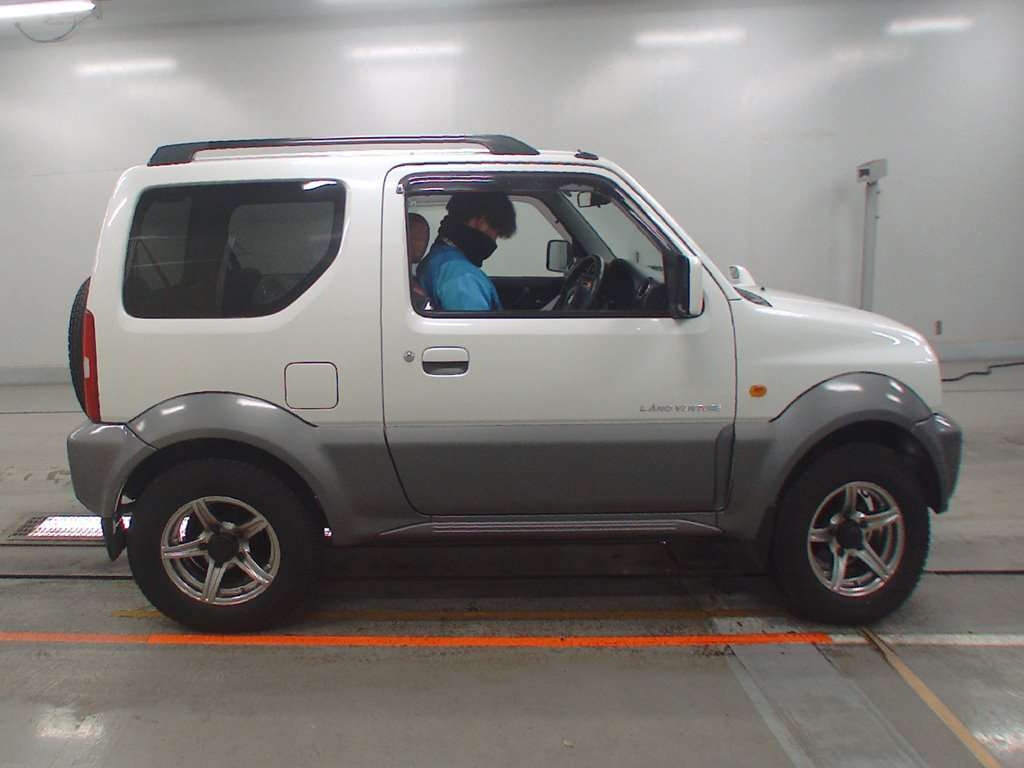 SUZUKI JIMNY SIERRA