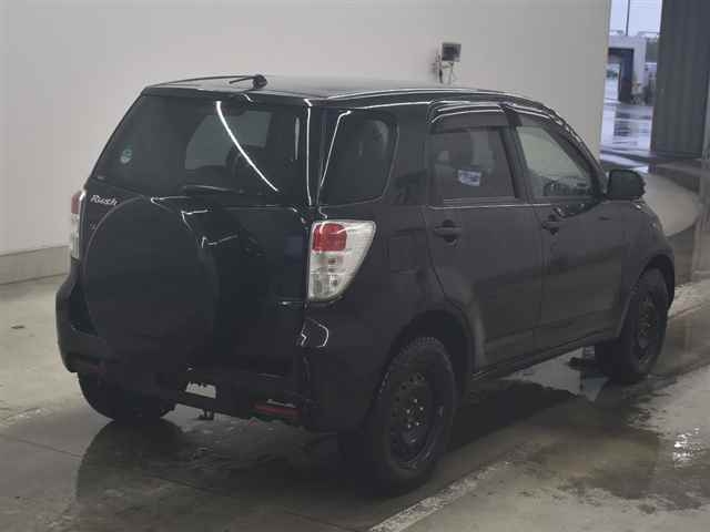 TOYOTA RUSH