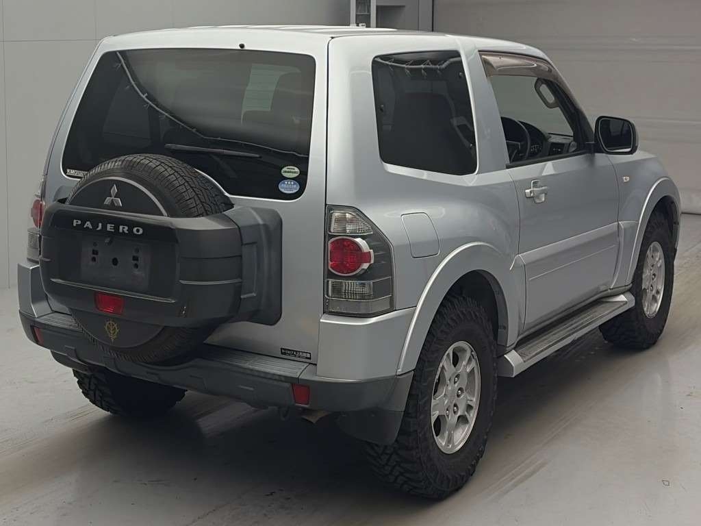 MITSUBISHI PAJERO