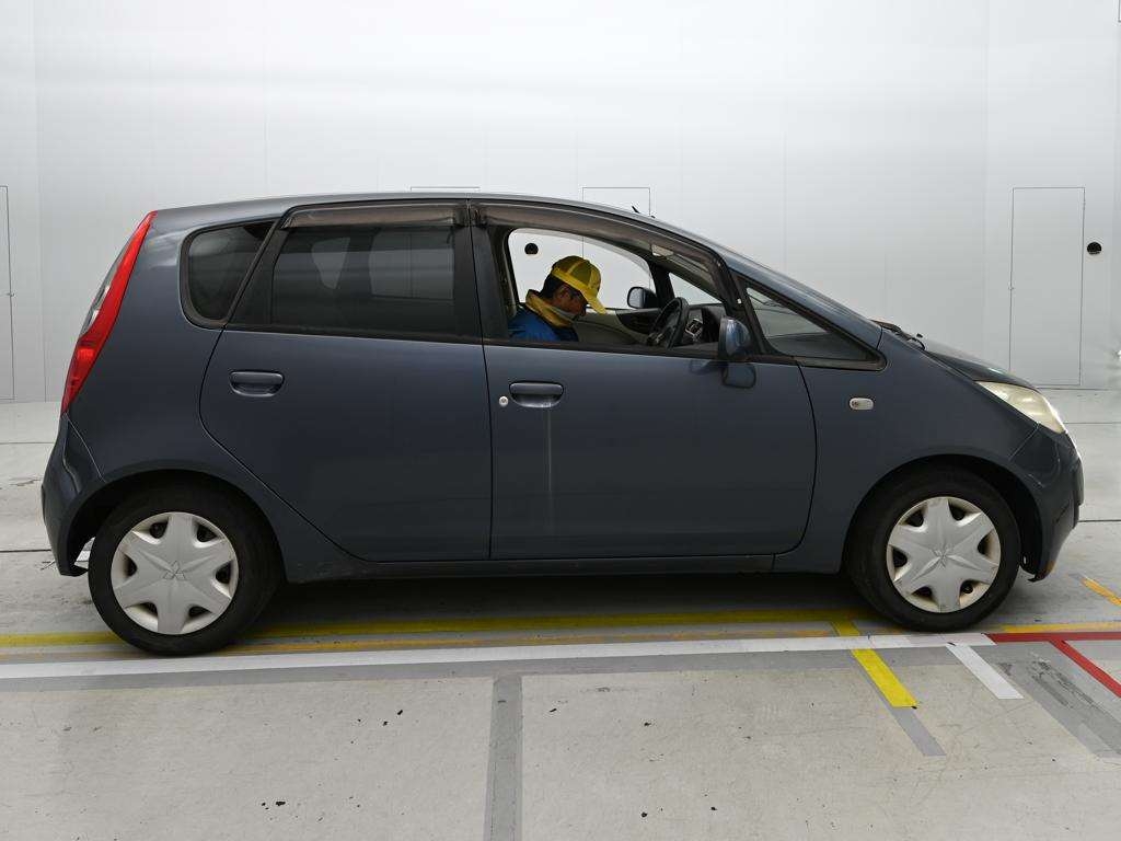 MITSUBISHI COLT