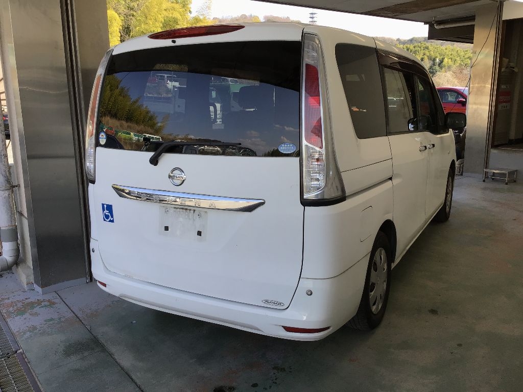 NISSAN SERENA