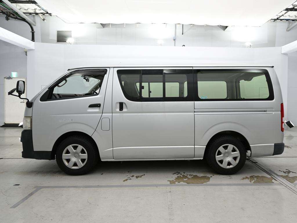 TOYOTA REGIUS ACE