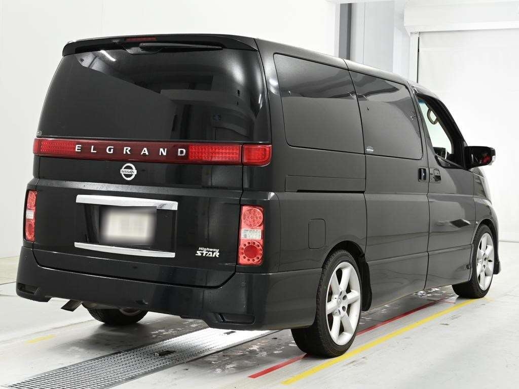 NISSAN ELGRAND