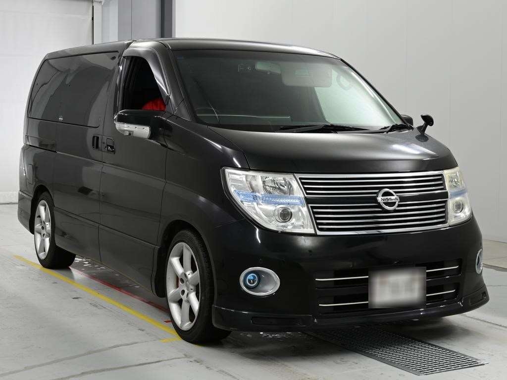 NISSAN ELGRAND