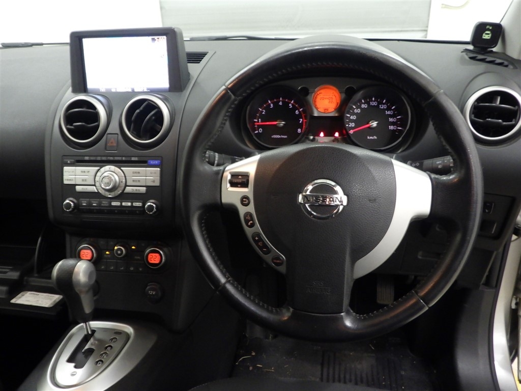NISSAN DUALIS