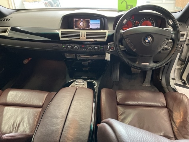 BMW 7-SERIES