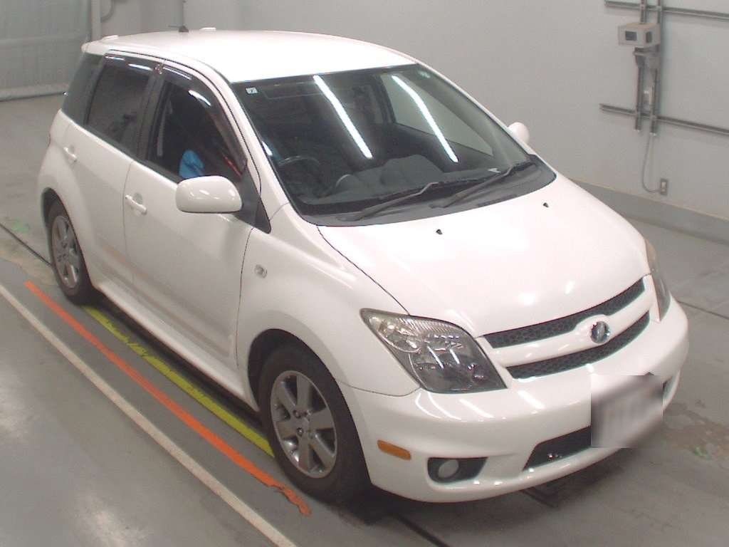 TOYOTA IST