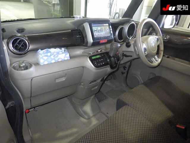 HONDA N-BOX+