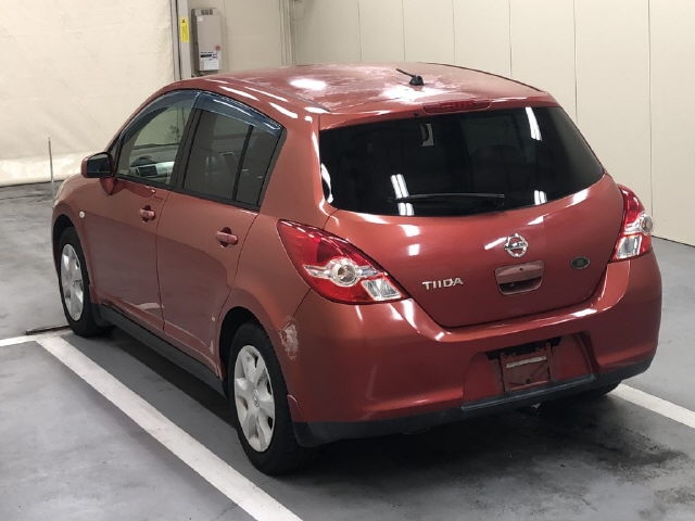 NISSAN TIIDA