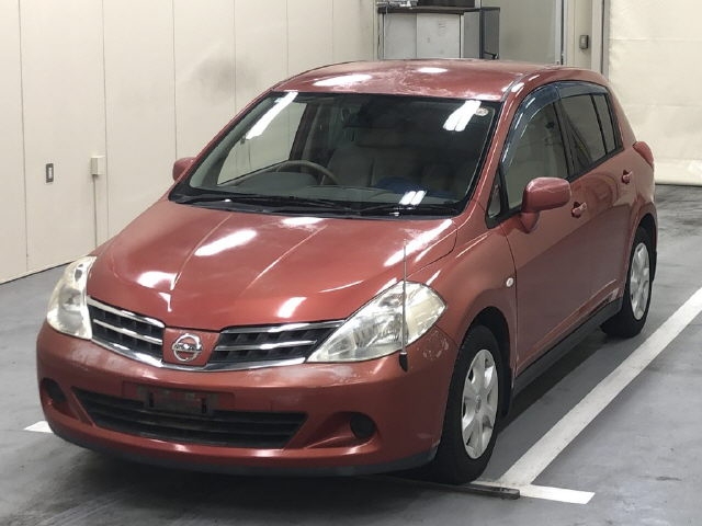 NISSAN TIIDA