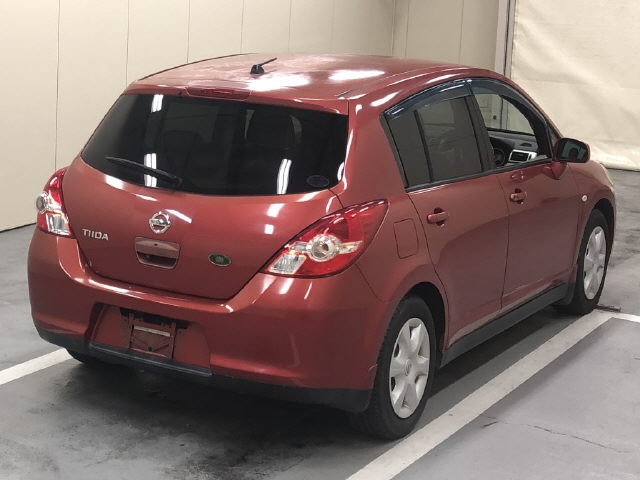 NISSAN TIIDA