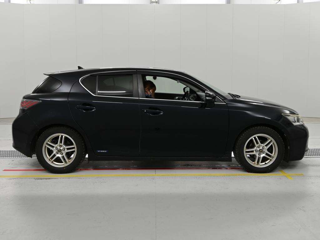 LEXUS CT200H